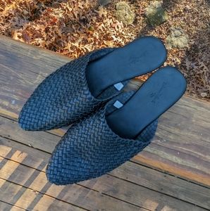 Universal Thread Woven Mules Size 9.5